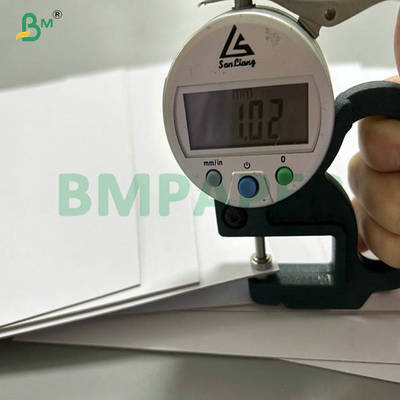 1.2mm 1.5mm 2 جانب مغلف باللبن الأبيض المصفوف بالورق المقوى للصناديق التعبئة والتغليف التجميلي 70x100 سم