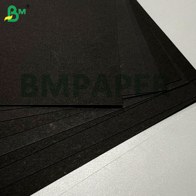 245gsm 250gsm سطح ناعم صلابة عالية مقاومة الطي بطاقة سوداء للتعبئة الهدية إطار الصورة