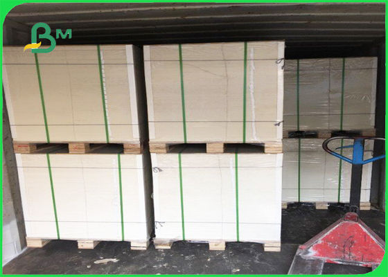 وافقت FSC / FDA على جانب واحد من ورق الكرافت الأبيض المطلي 35 / 40GSM في الأوراق