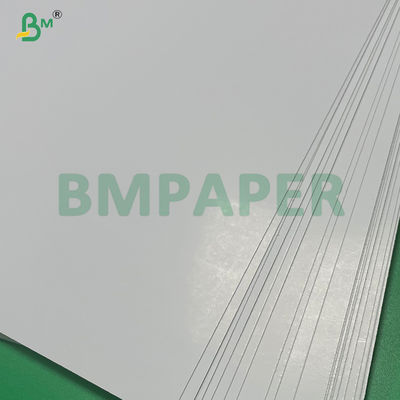 330 غرام ورق بطاقات لعبة مزدوج الجانب الملصق بالذرة الأسود للدورات البوكر المهنية