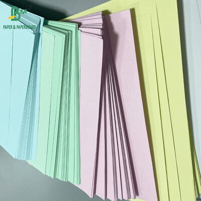 الورق المتعدد الألوان 55gsm 60gsm النسخ الذاتي NCR 650mm X 920mm صورة سوداء